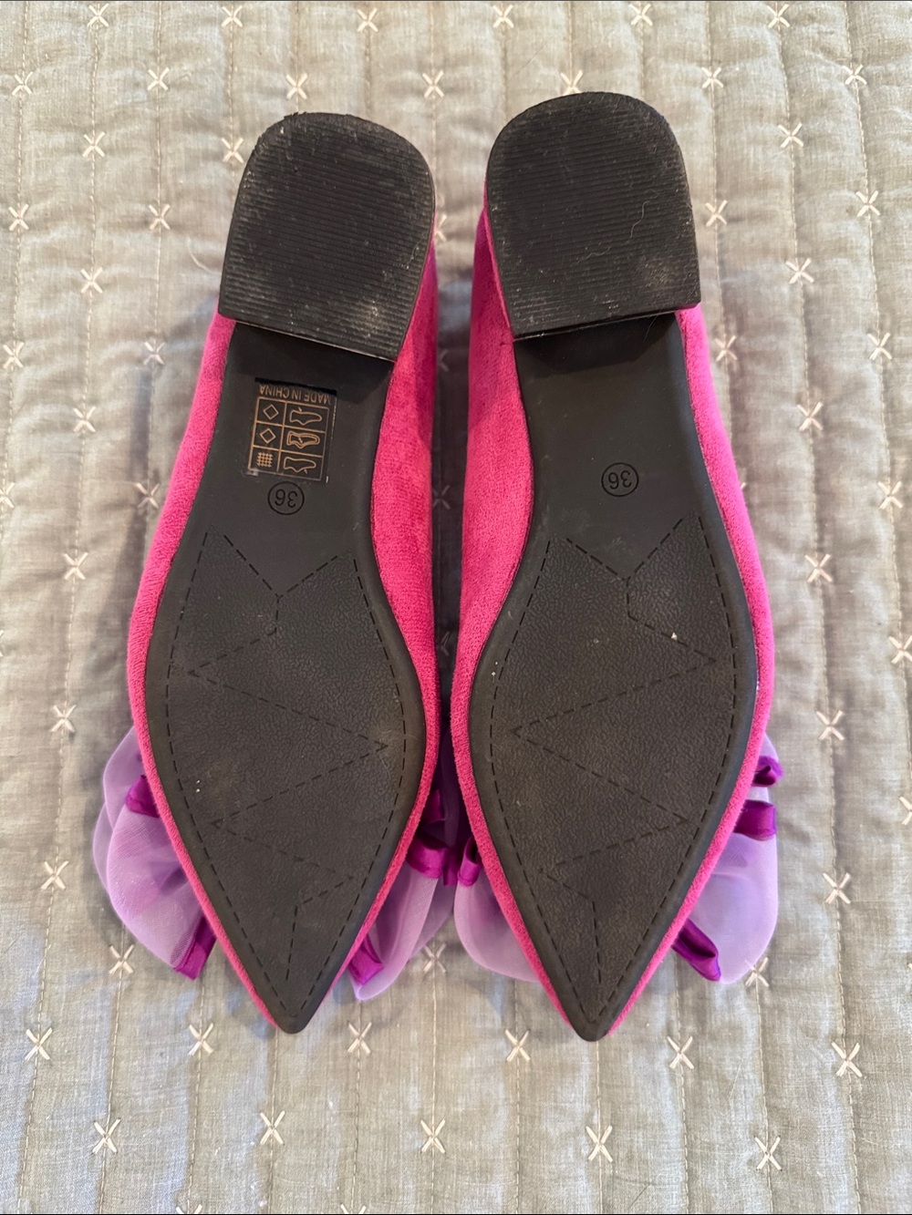 EUC Women's Suede Ballet Flats w/Bow - Size 6 - Picture 4 of 4